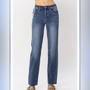 NWT Judy Blue Hidden Button Fly Straight Leg, 9/29“, medium wash,raw hem